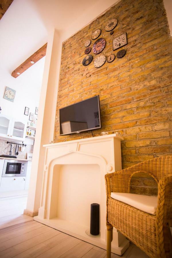 Izabella Vintage Style Appartement Boedapest Buitenkant foto