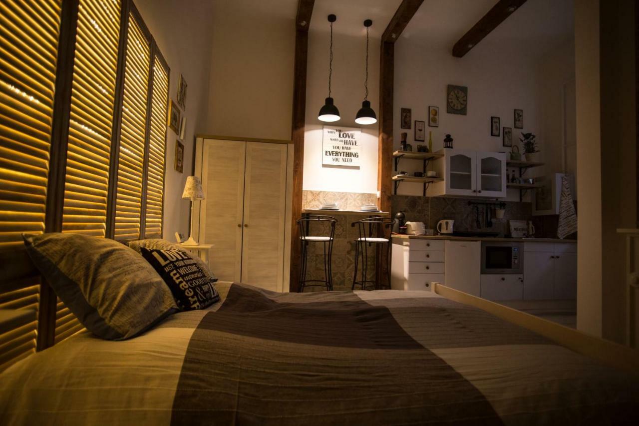 Izabella Vintage Style Appartement Boedapest Buitenkant foto